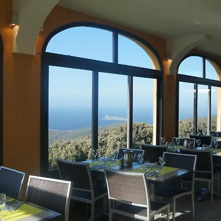 Le Saint Jean Hotel 3*